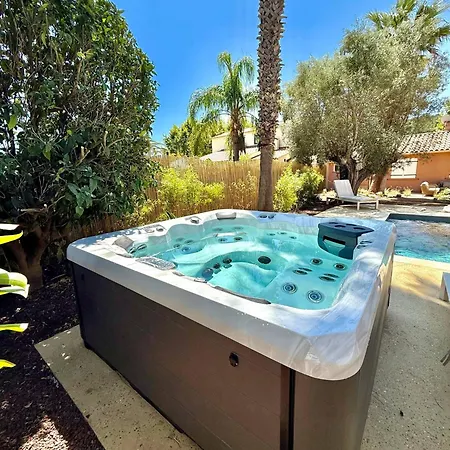 Clemarine - Piscine&jacuzzi *
