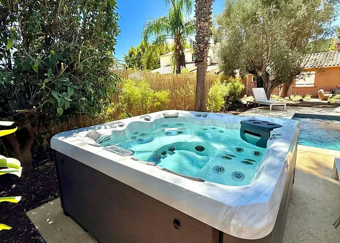 Clemarine - Piscine & Jacuzzi *
